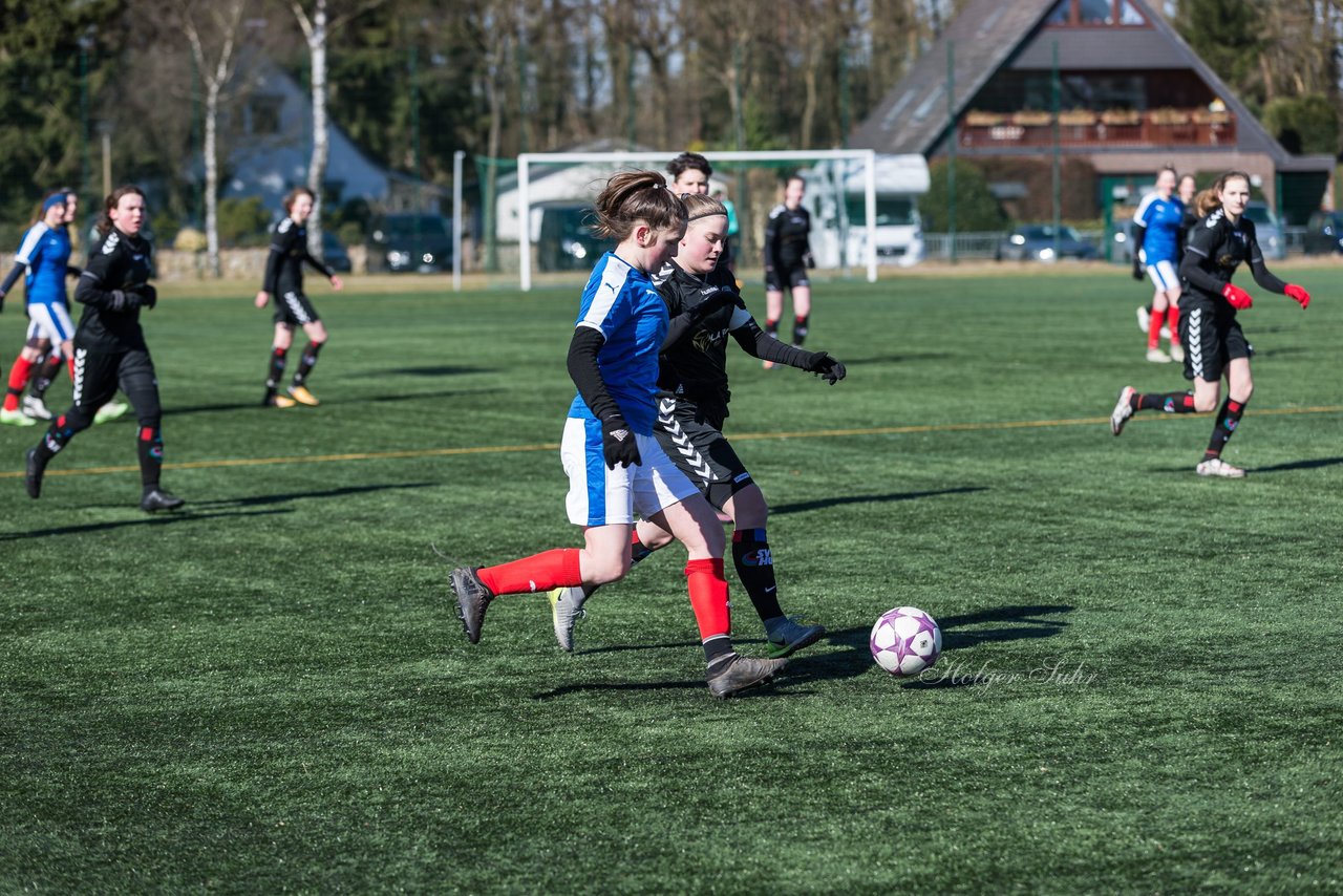 Bild 197 - B-Juniorinnen Halbfinale SVHU - Holstein Kiel : Ergebnis: 3:0